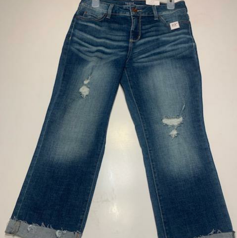 On trend  damage jeans